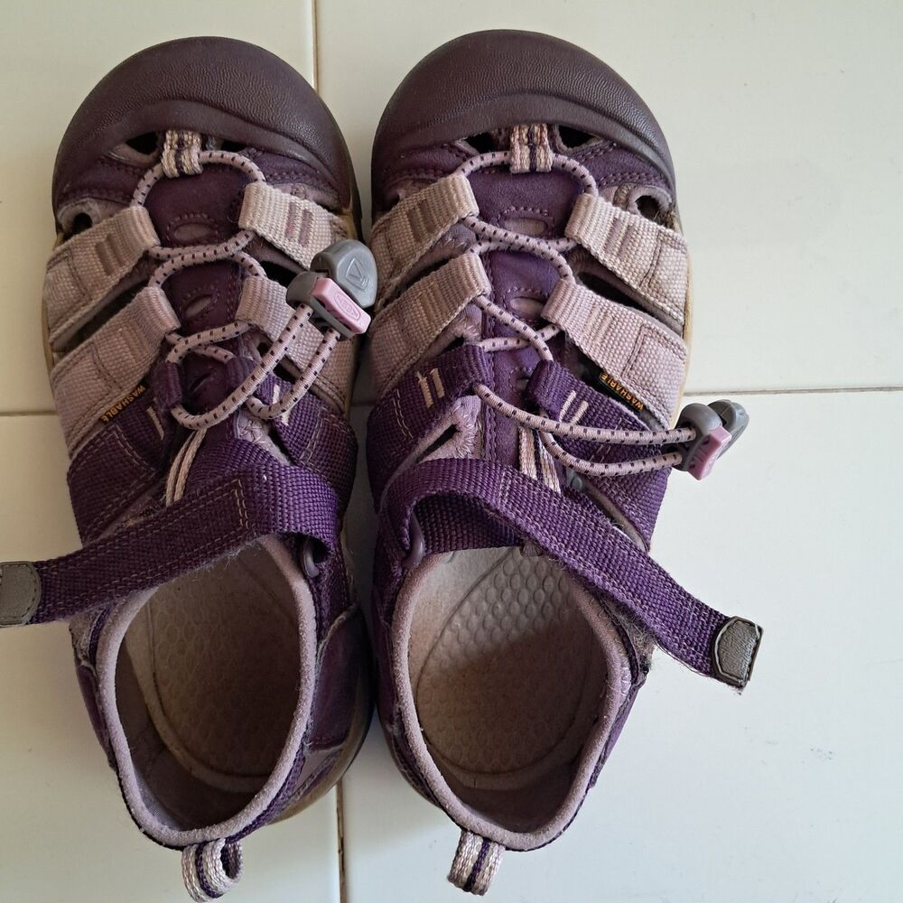Girls KEEN Sandals Newport H2 Water Sand Hiking Closed Toe Purple Size 2 Youth
